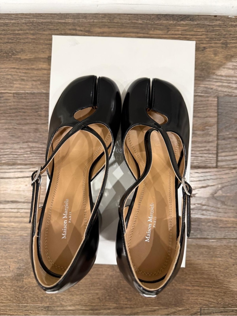 Maison Martin Margiela Black Split-Toe Cross-Strap Heels - Picture 4 of 10
